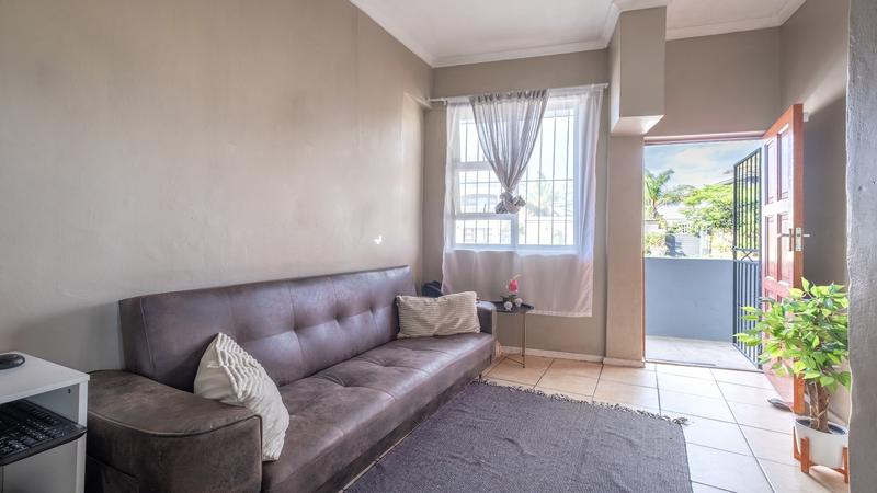 6 Bedroom Property for Sale in Kensington Western Cape